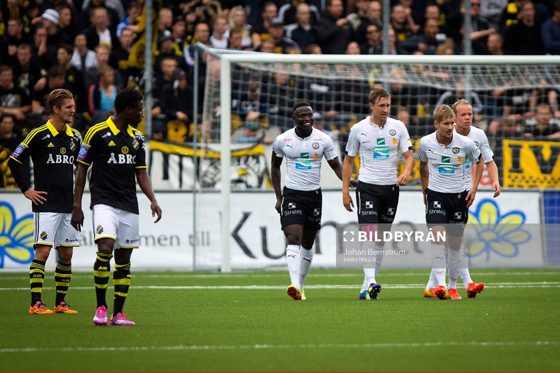 Örebros Marcus Pode gör 2-0 och jublar