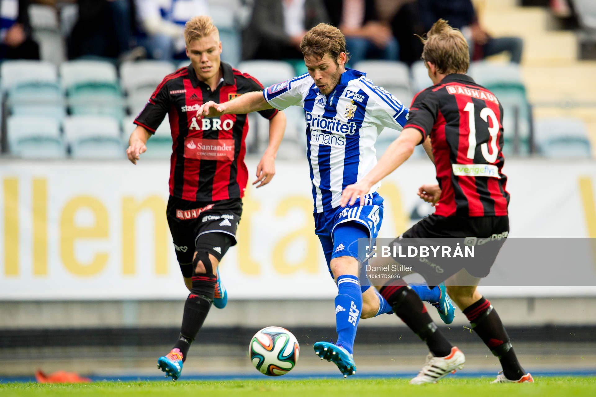 IFK Göteborgs Ludwig Emil Salomonsson går förbi
