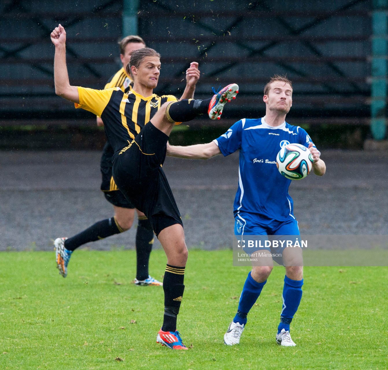 IFK Hässleholms Linus Karlsson i matchen i division 3