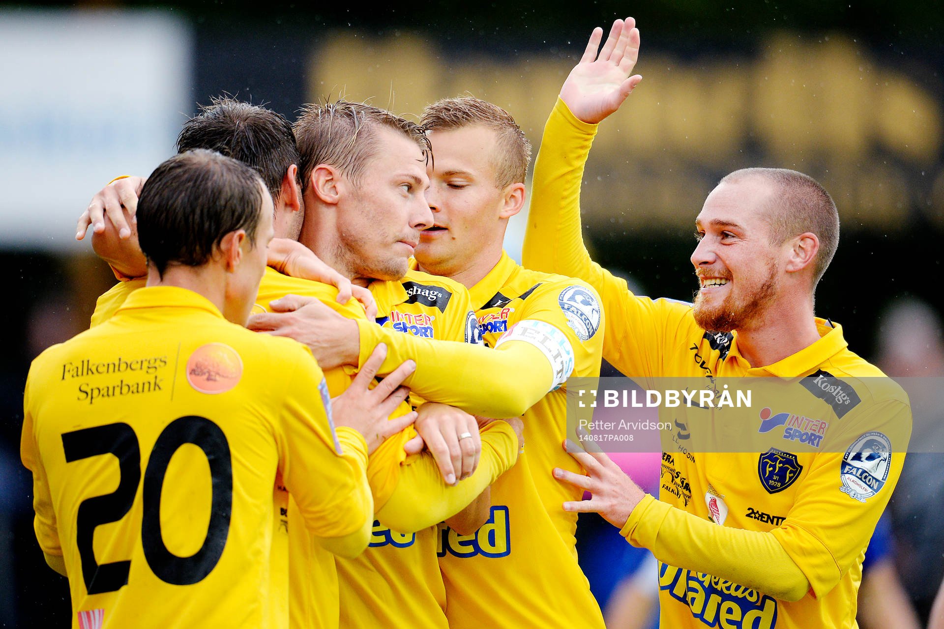 Falkenbergs spelare jublar
