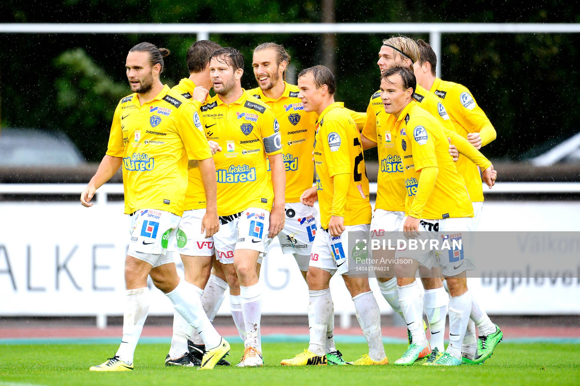 Falkenbergs spelare jublar