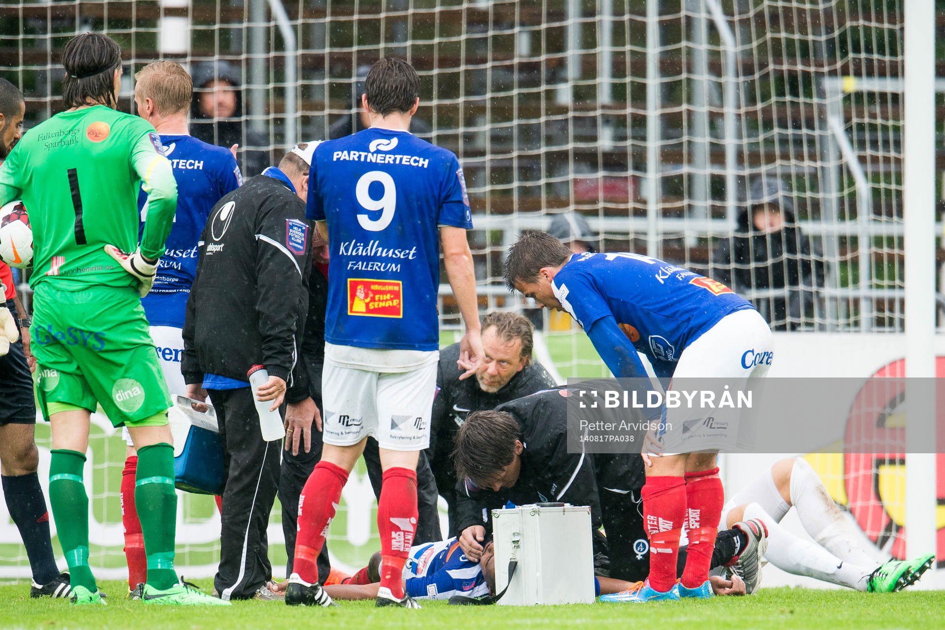 Åtvidabergs Ricardo Santos skadas under fotbollsmatchen i Allsvenskan mellan Falkenberg och Åtvidaberg den 17 augusti 2014 i Falkenberg.