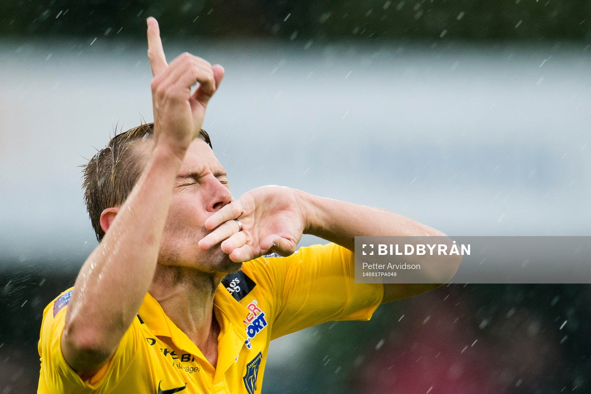 Falkenbergs Patrik Ingelsten jublar