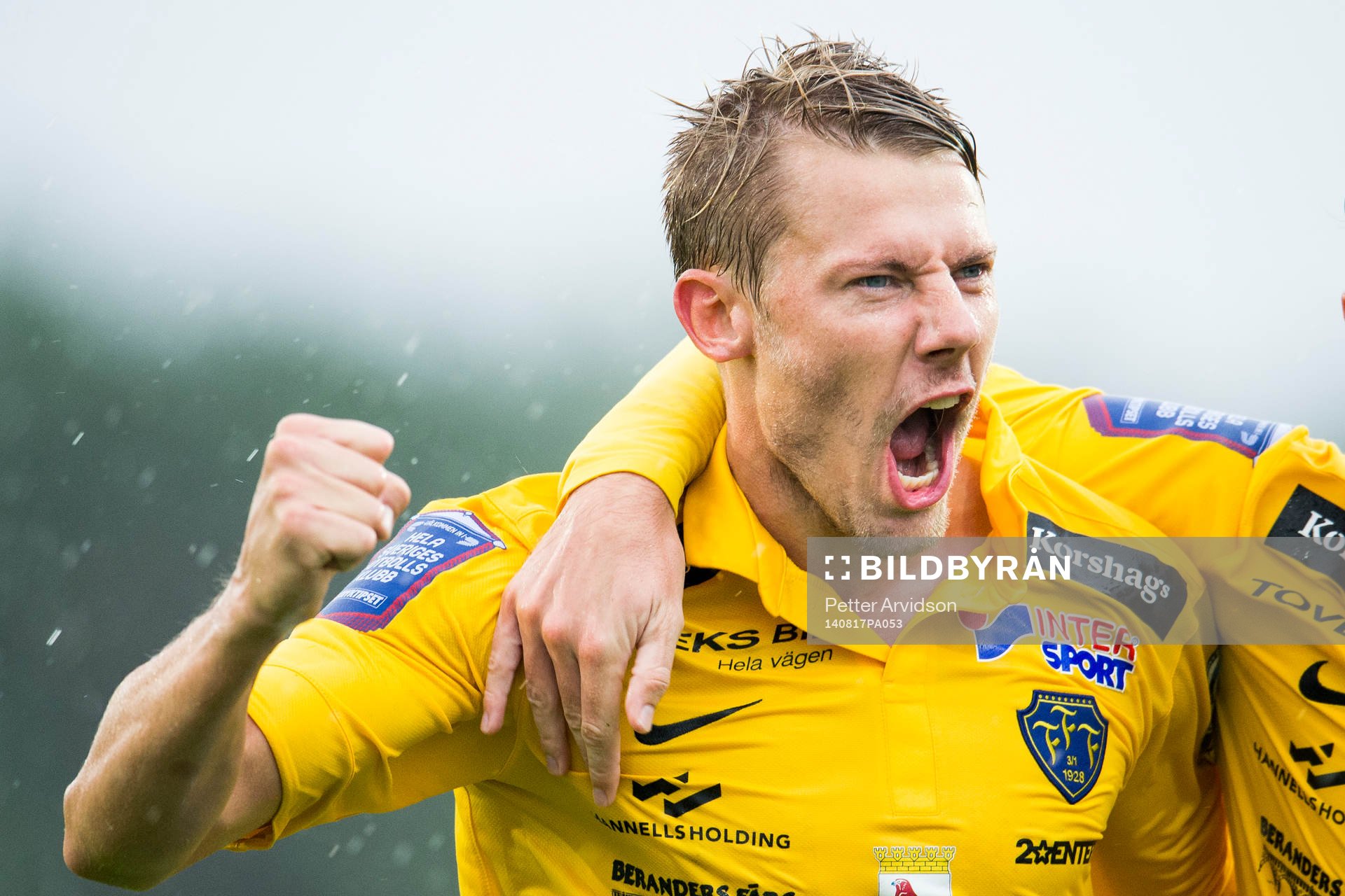 Falkenbergs Patrik Ingelsten jublar