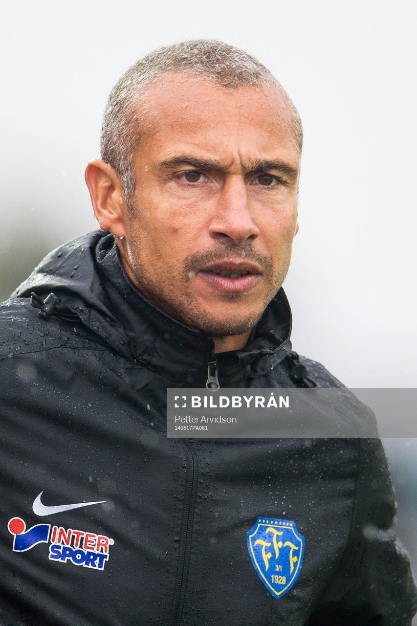 Falkenbergs tränare Henrik Larsson