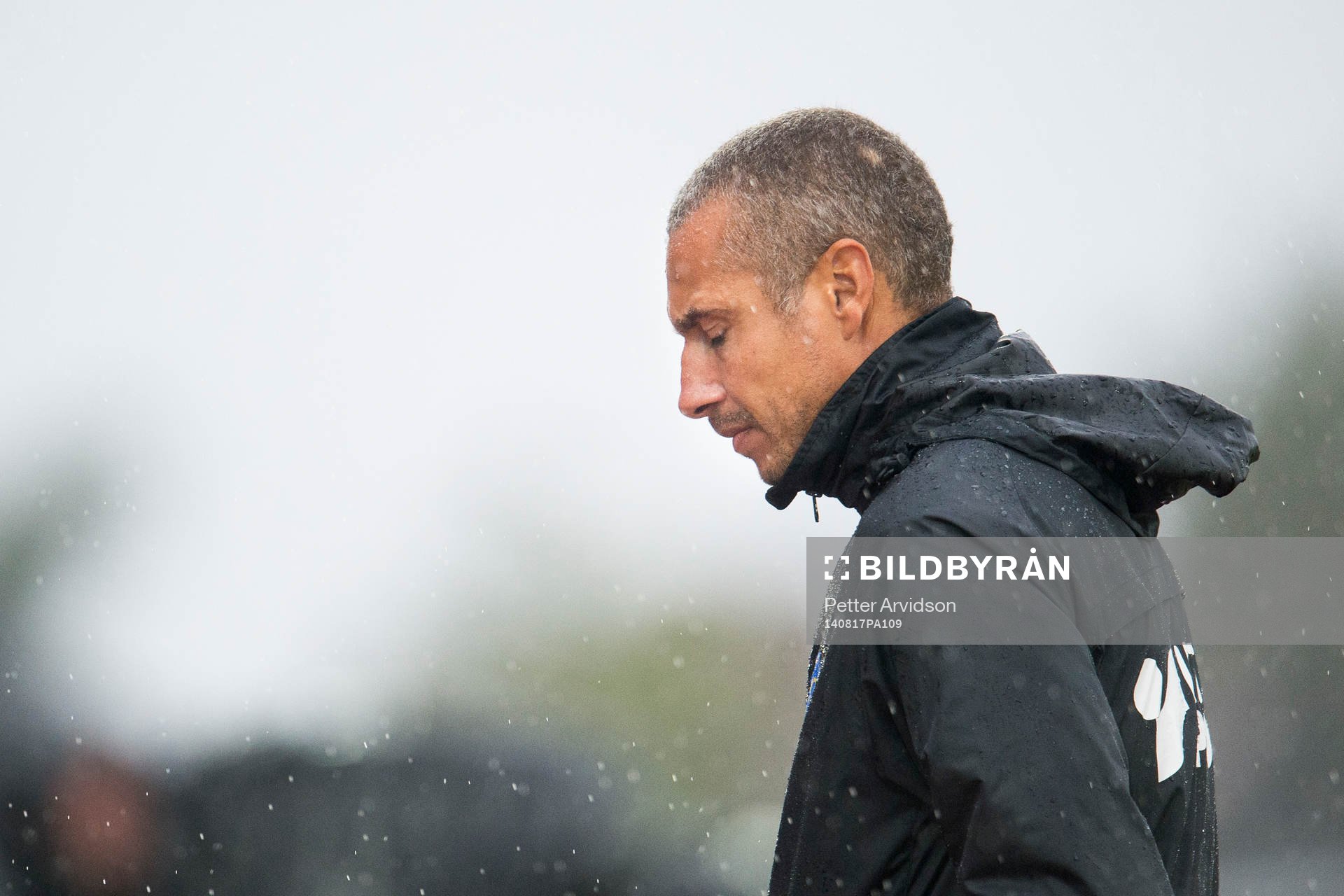 Falkenbergs tränare Henrik Larsson deppar