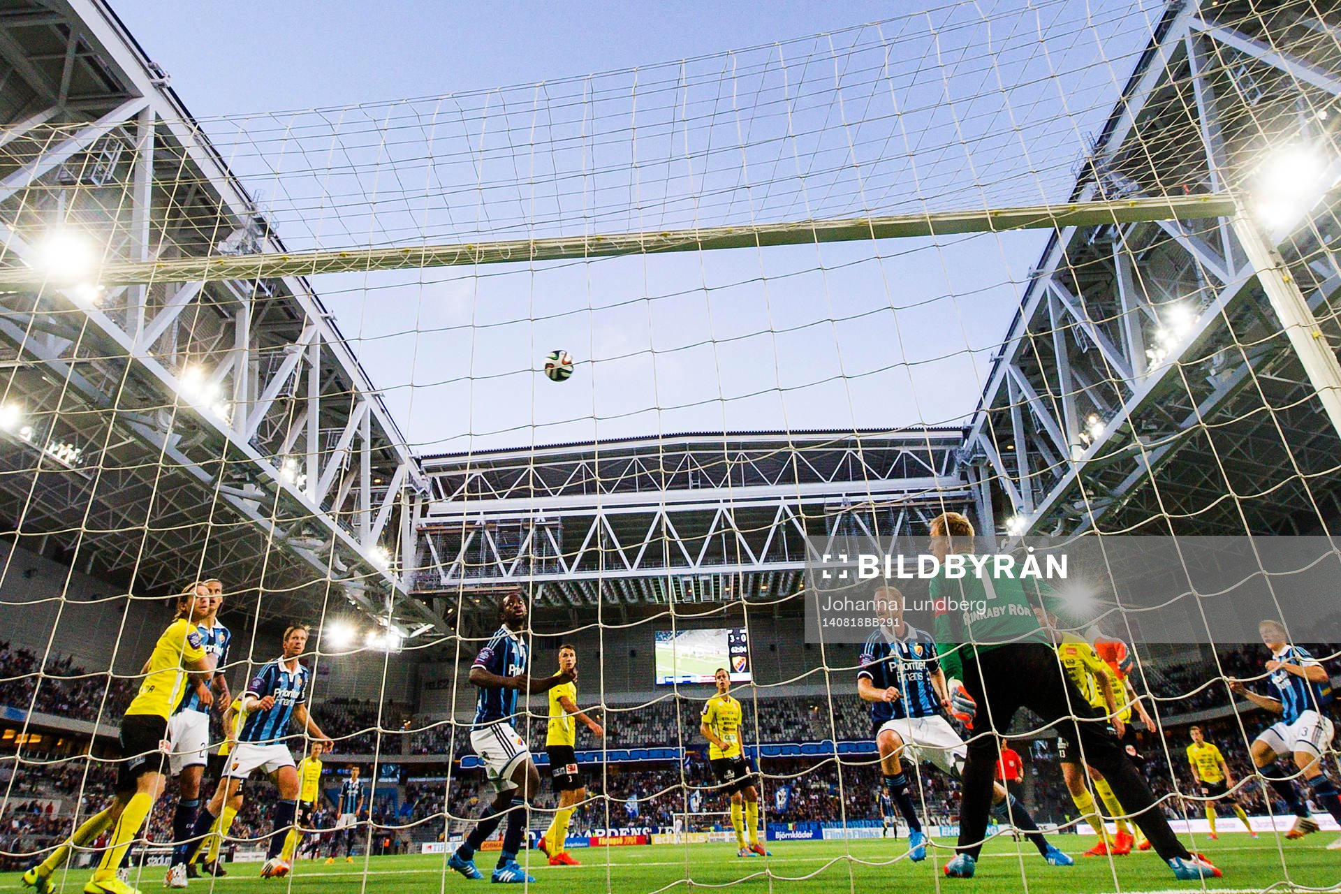 Djurgårdens Emil Bergström gör 4-0 bakom Mjällbys