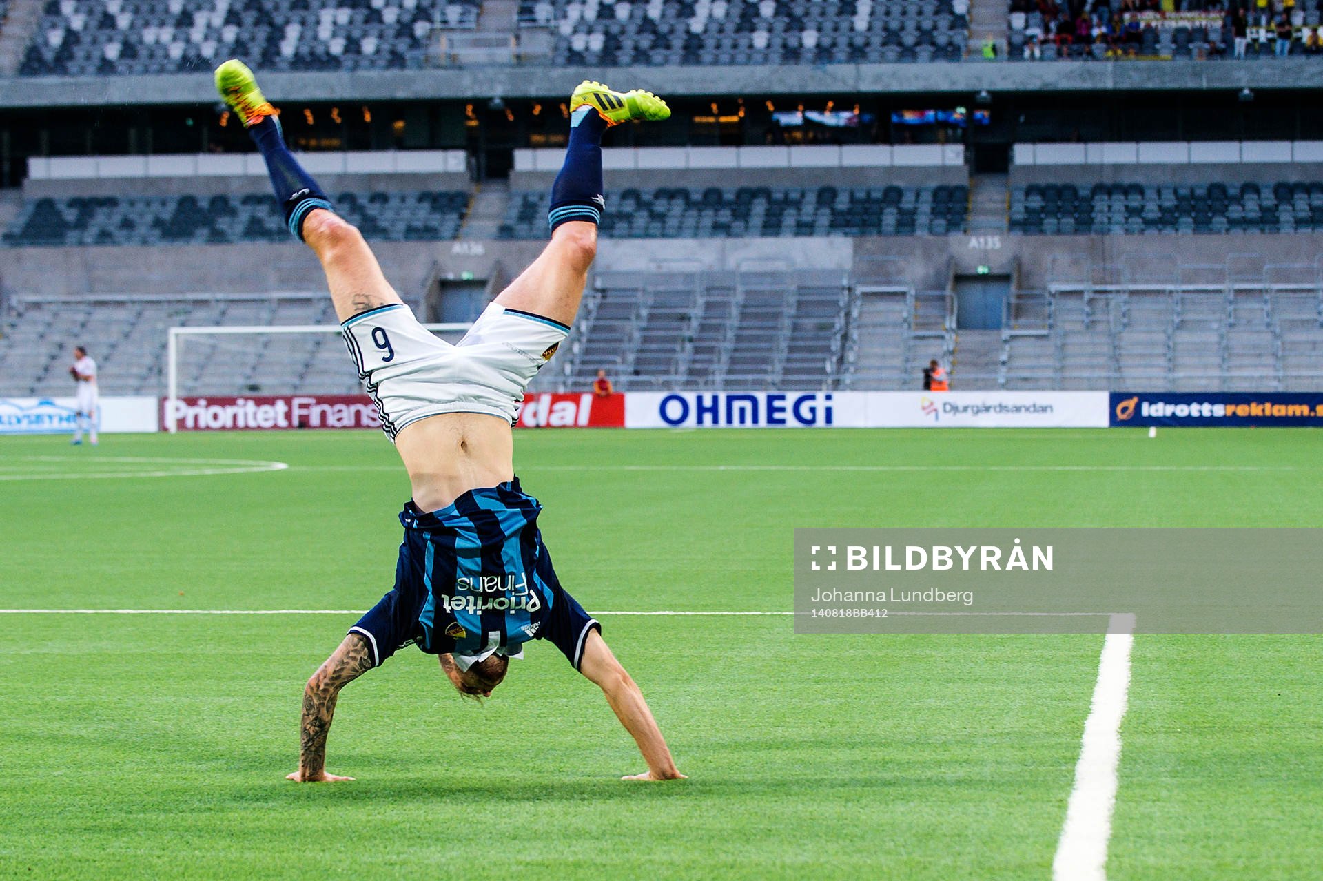 Djurgårdens Aleksander Faltsetas jublar och slår en volt