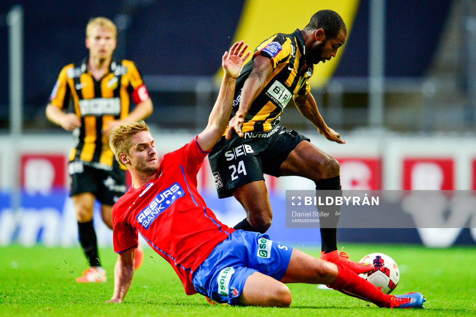 Helsingborgs Johan Mårtensson och Häckens Rene Makondele