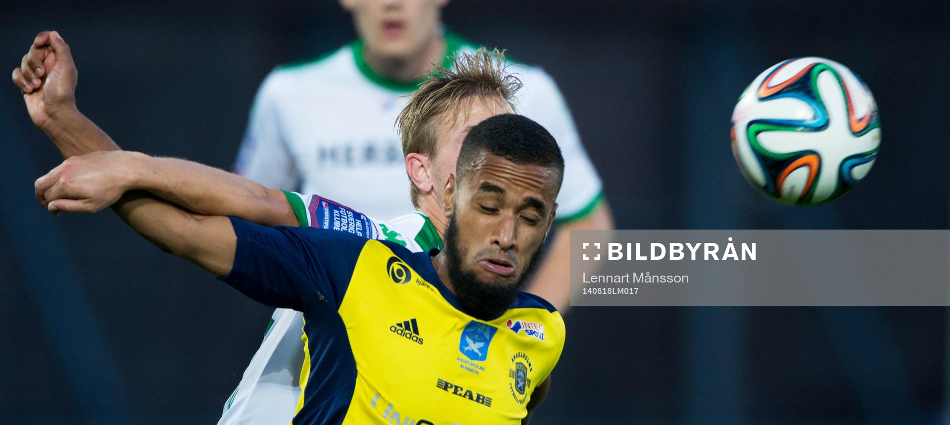 Hammarbys Erik Israelsson och Ängelholms Othman El Kabir i