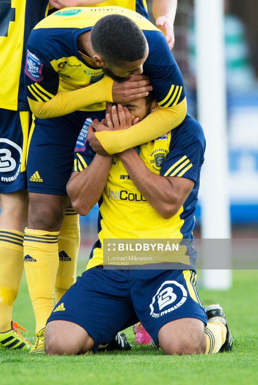 Ängelholms Othman El Kabir har gjort 1-0 och Albin