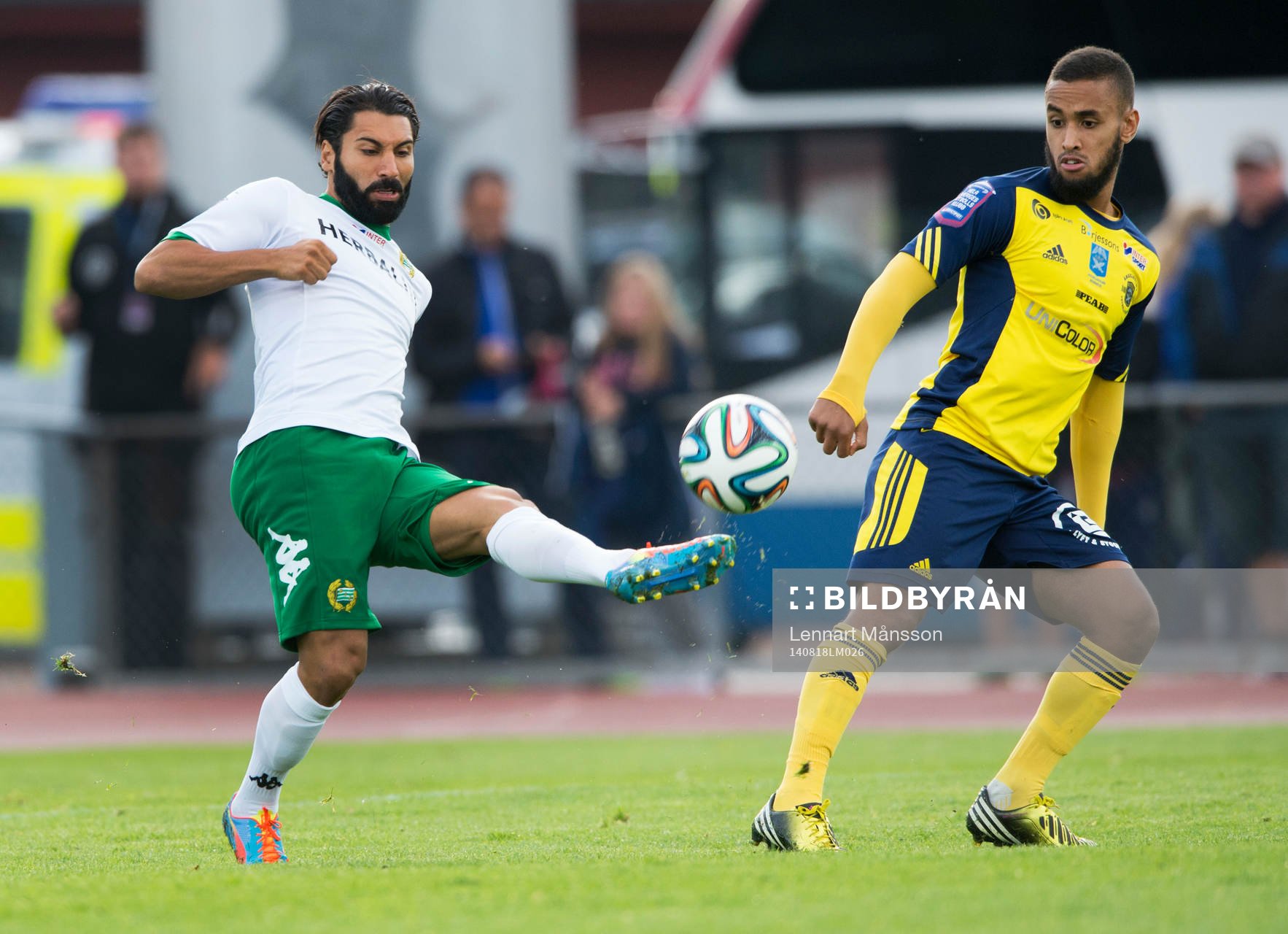 Hammarbys Stefan Batan och Ängelholms Junes Barny i