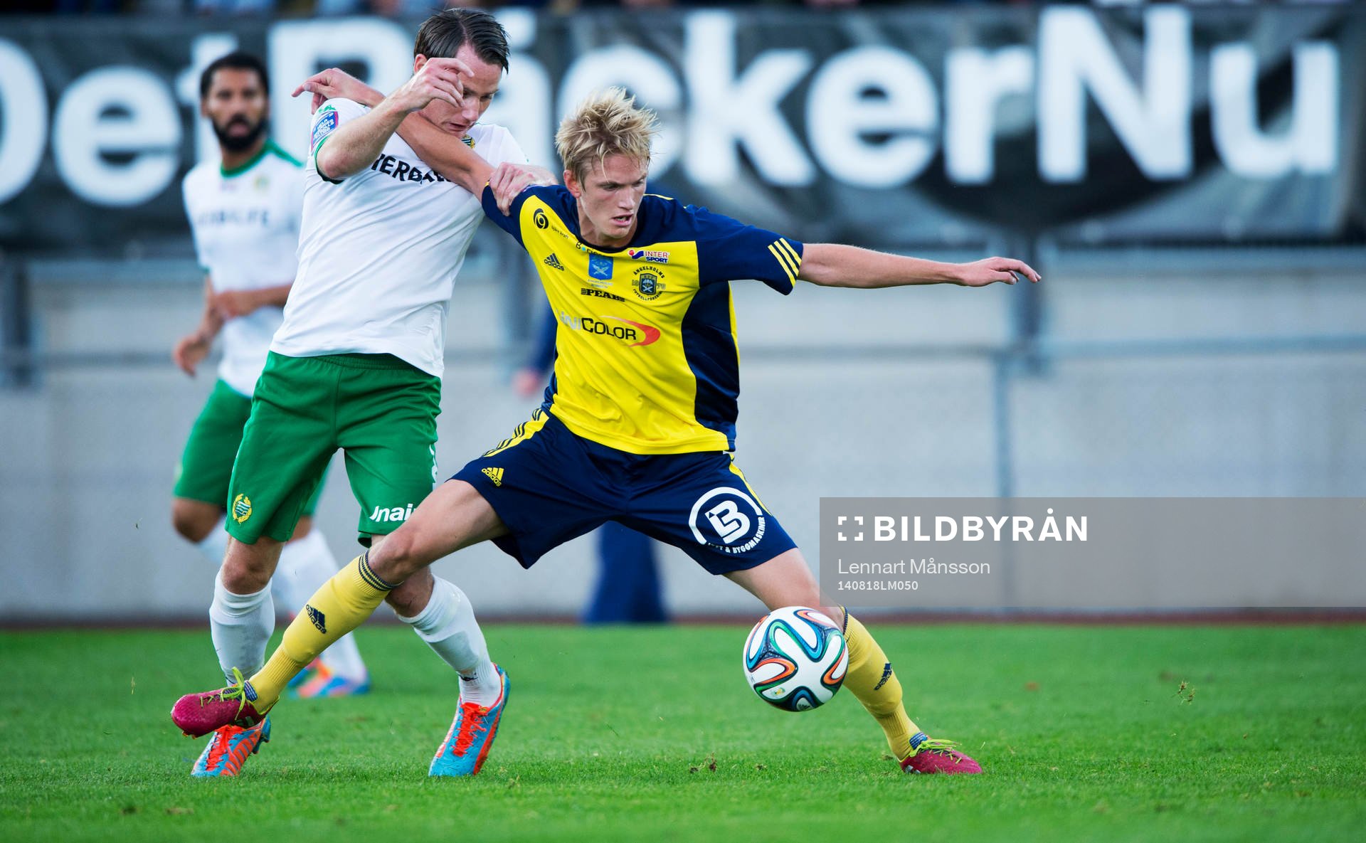 Hammarbys Johan Persson och Ängelholms Andreas Karlsson  i