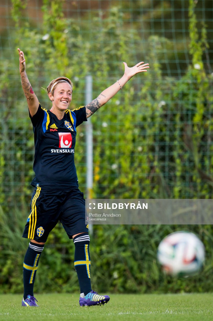 Sveriges Therese Sjögran jublar
