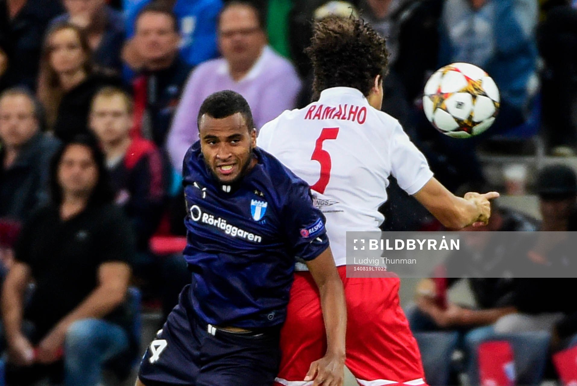 Malmö FFs Isaac Kiese Thelin och Salzburgs André Ramalho
