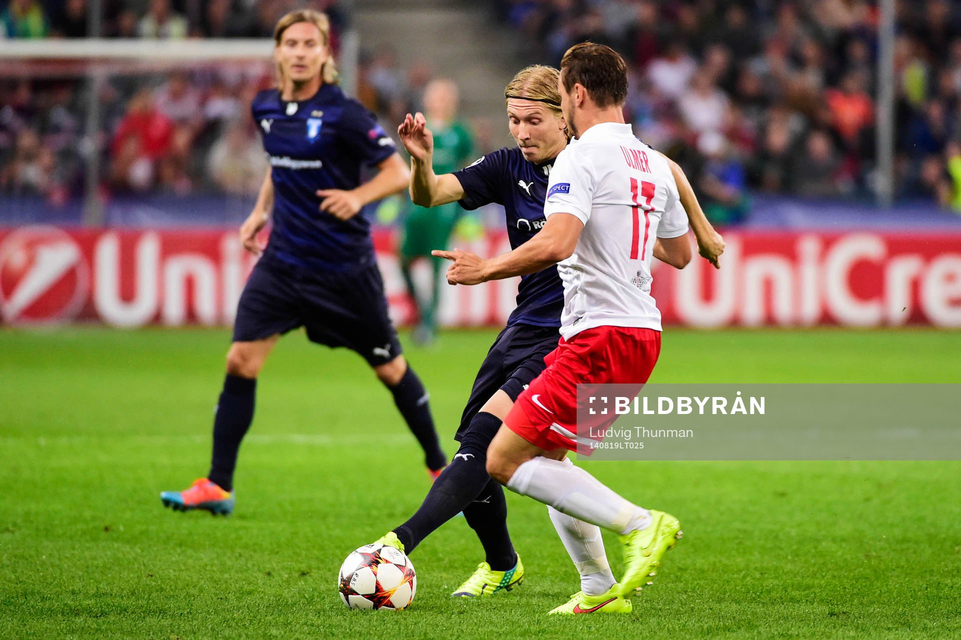 Malmö FFs Simon Kroon och Salzburgs Andreas Ulmer