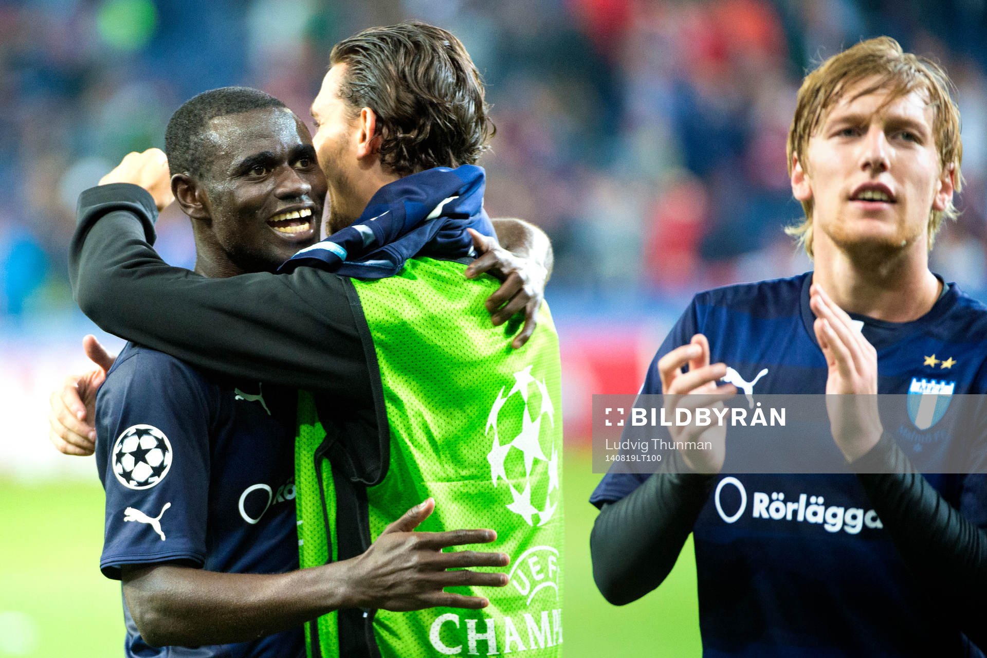 Malmö FFs Agon Mehmeti kramar om Enock Kofi Adu medEmil