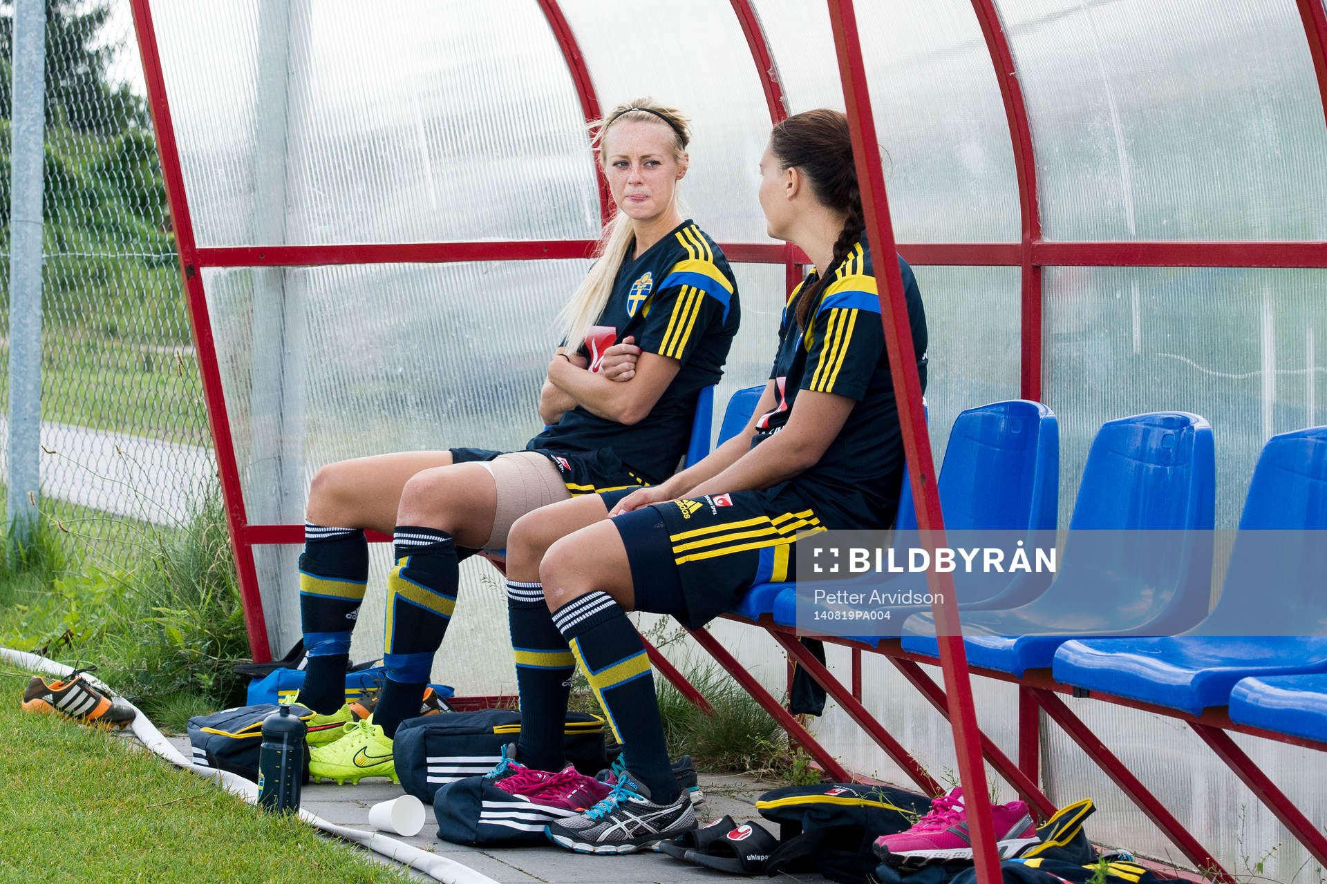 Sveriges Amanda Ilestedt och Emilia Appelqvist skadade