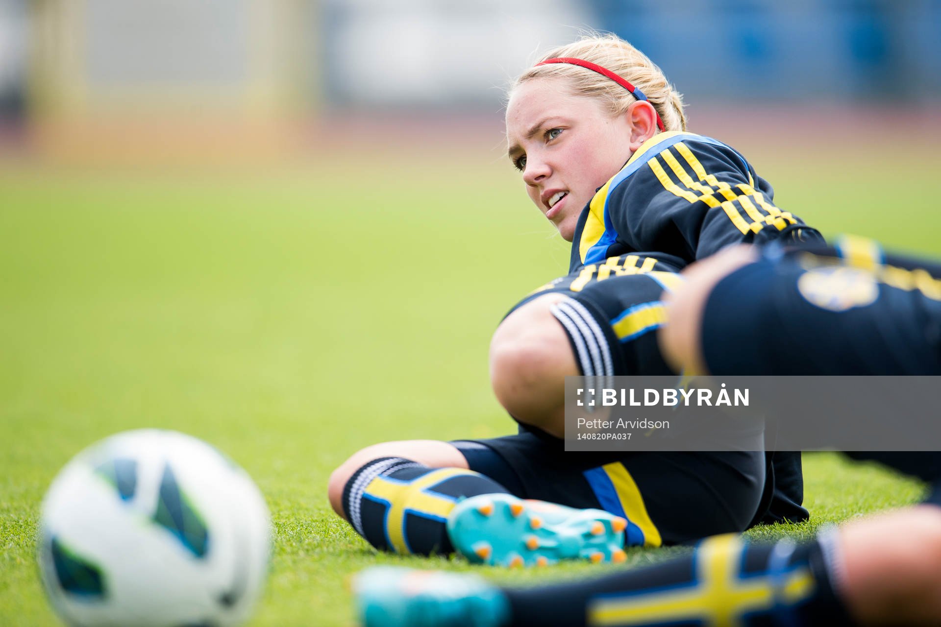 Sveriges Elin Rubensson stretchar