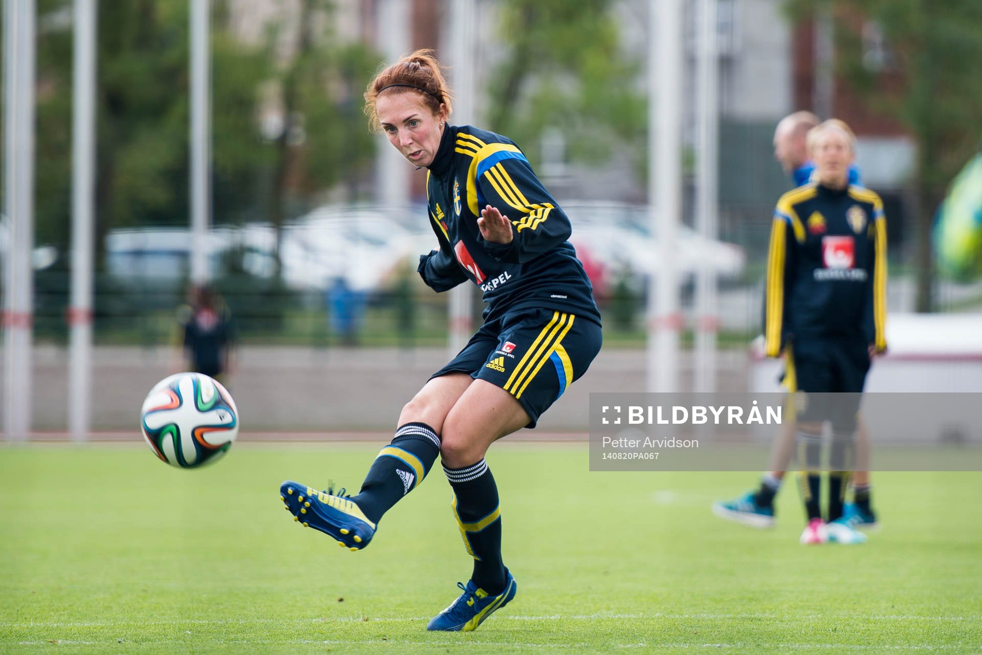 Sveriges Marina Pettersson Engström tränar avslut under en träning inför VM-kvalmatchen mot Polen den 20 augusti 2014 i Gdansk.