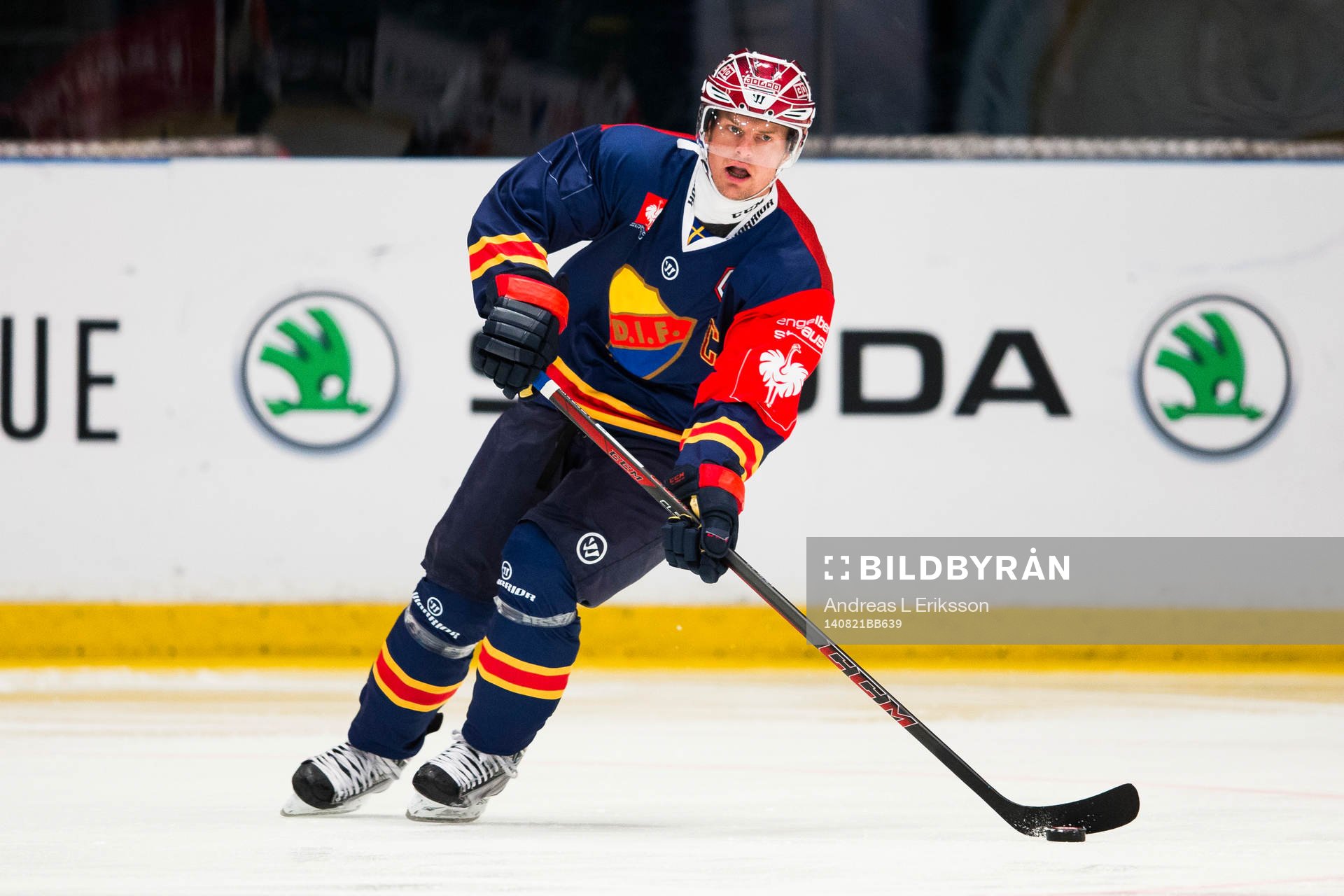 Djurgårdens Joakim Eriksson med pucken