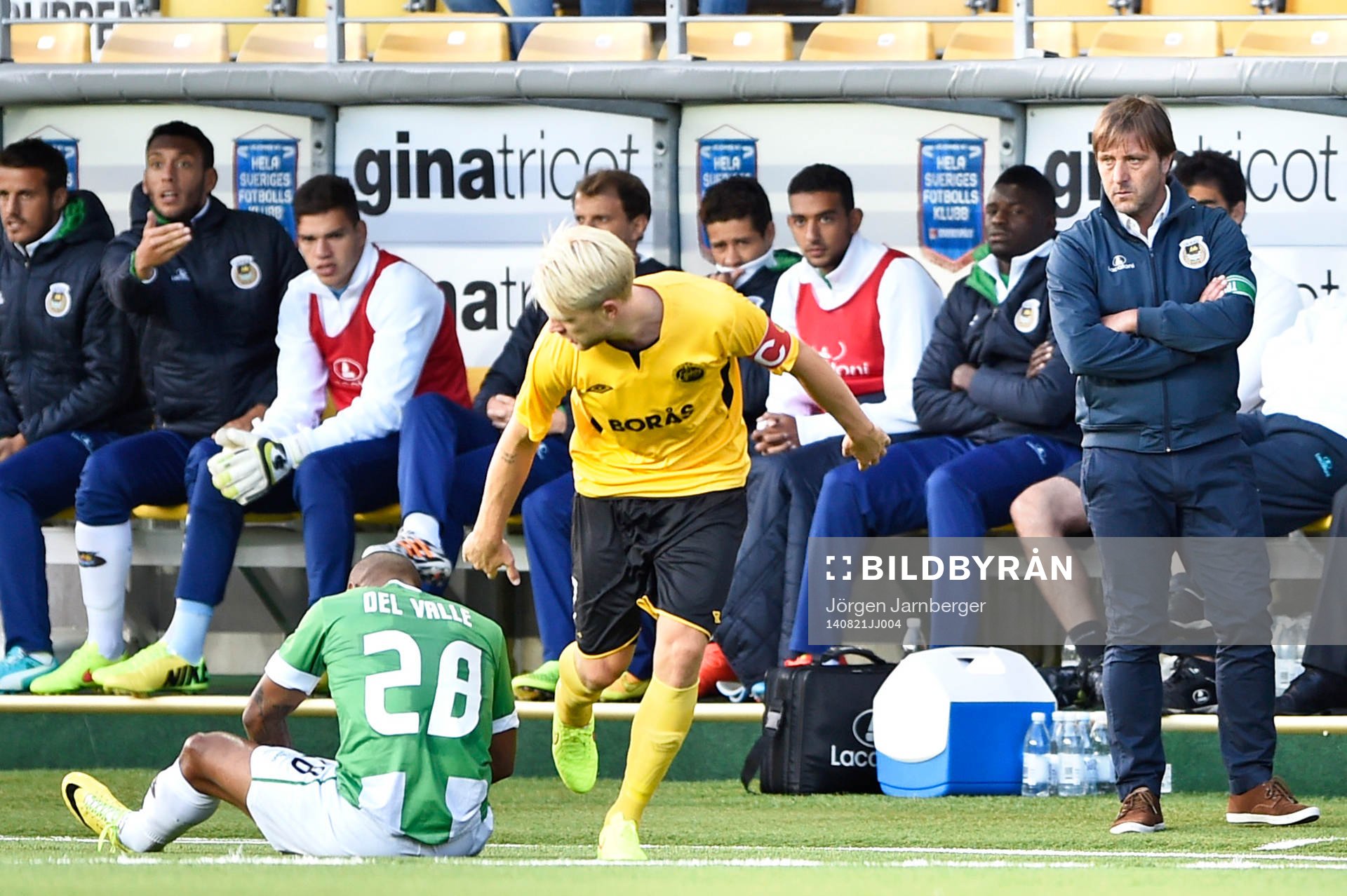 Rio Aves tränare Pedro Martins (th) under fotbollsmatchen i Europa league mellan IF Elfsborg och Rio Ave FC den 21 juli 2014 i Borås.