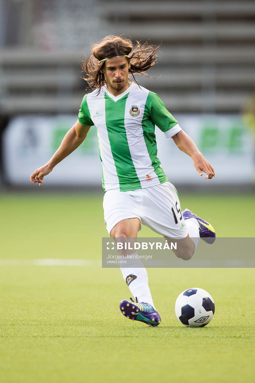 Rio Aves Tiago Pinto under fotbollsmatchen i Europa league mellan IF Elfsborg och Rio Ave FC den 21 juli 2014 i Borås.