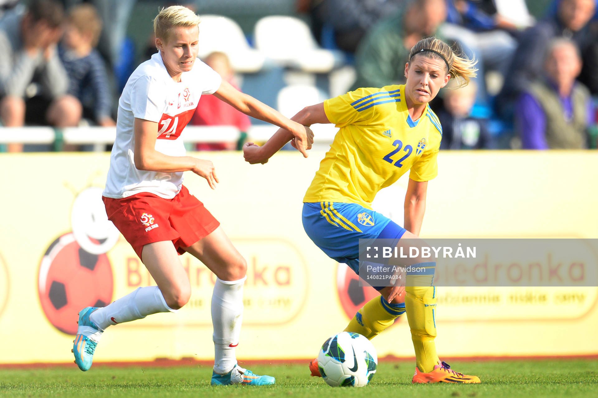 Polens Jolanta Siwinska jagar Sveriges Olivia Schough