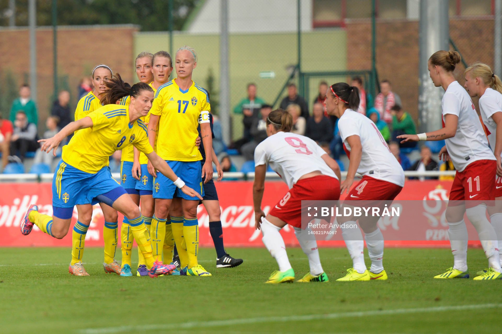 Sverige gör en hörnvariant som leder fram till 0-4 under fotbollsmatchen i VM-kvalet mellan Polen och Sverige den 21 augusti 2014 i Starogard Gdansk.