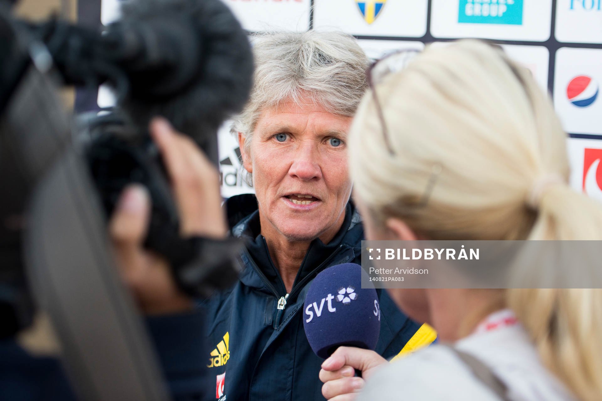 Sveriges förbundskapten Pia Sundhage i TV-intervju med SVT