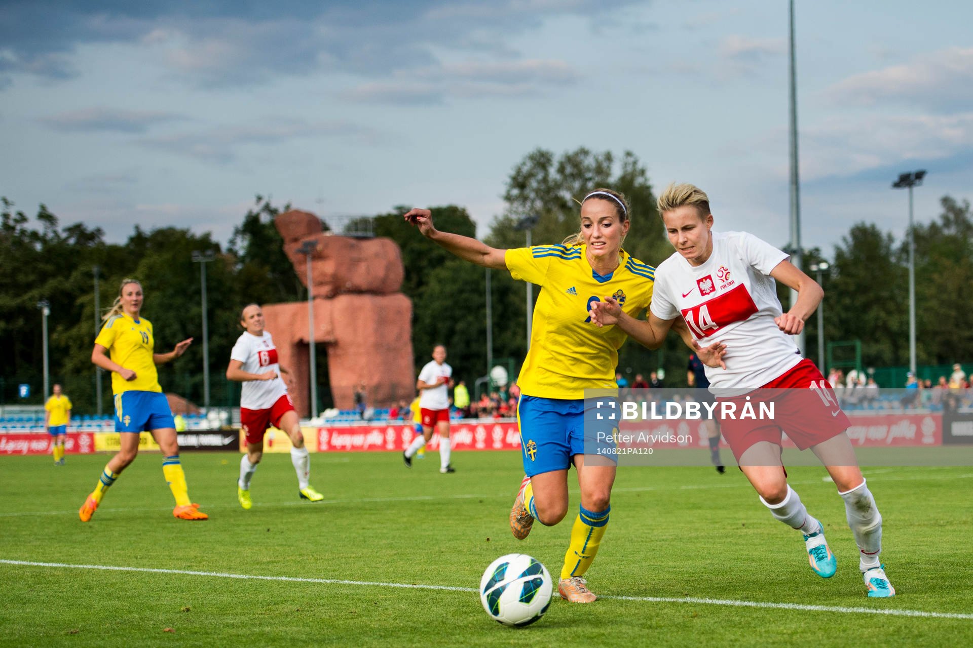 Sveriges Kosovare Asllani