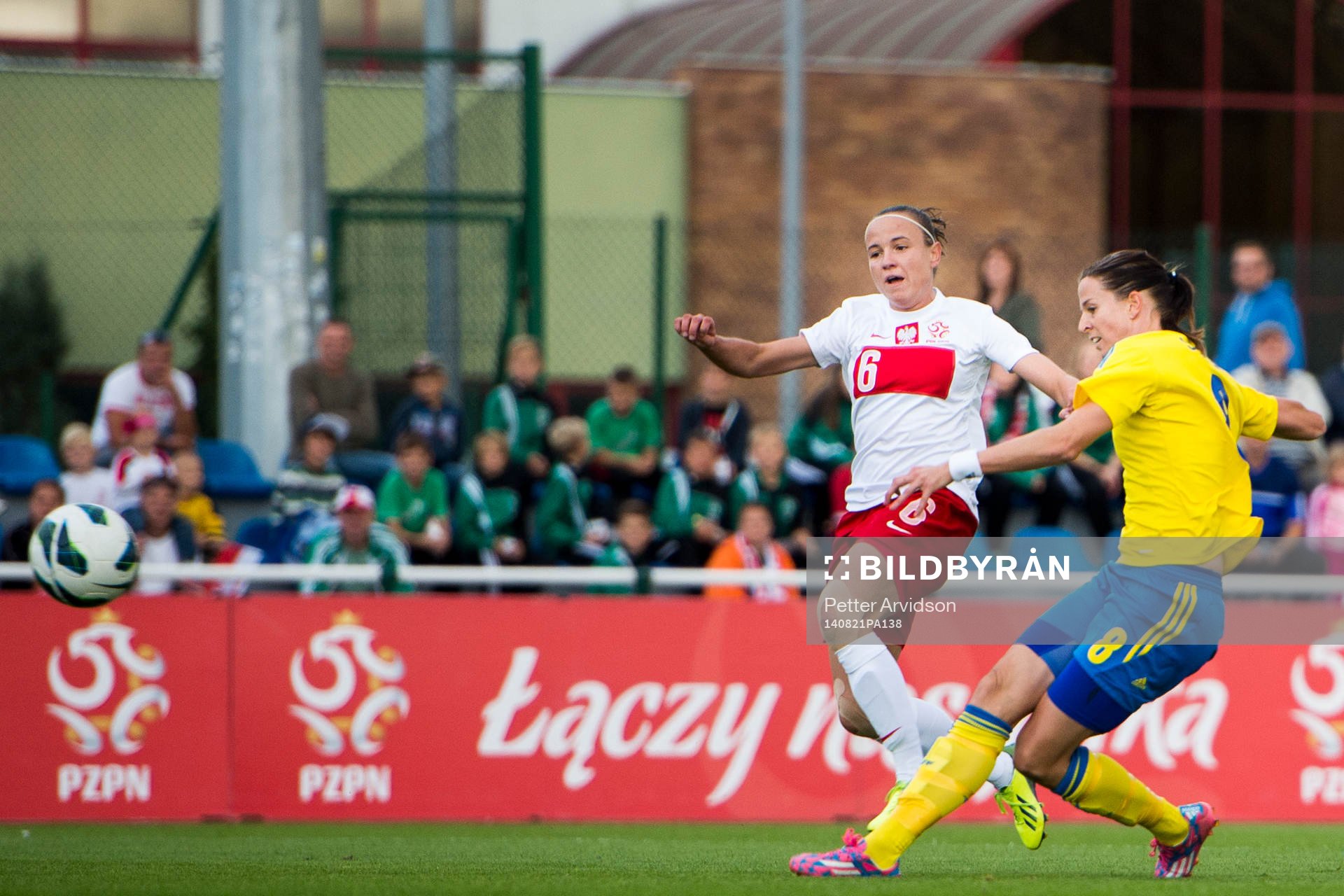 Sveriges Lotta Schelin gör 0-1 Polens Joanna Plonowska