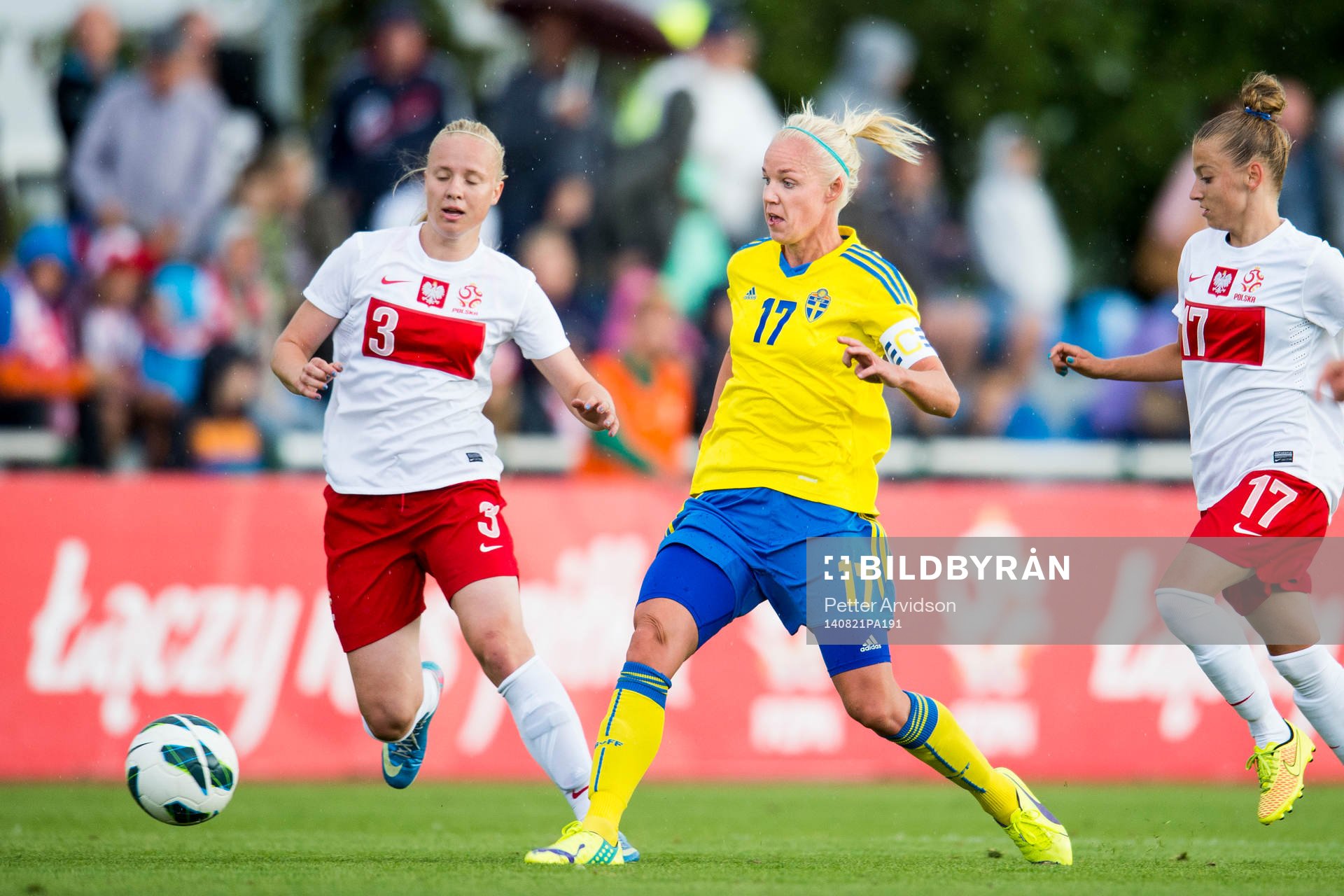 Sveriges Caroline Seger och Polens Paulina Dudek och