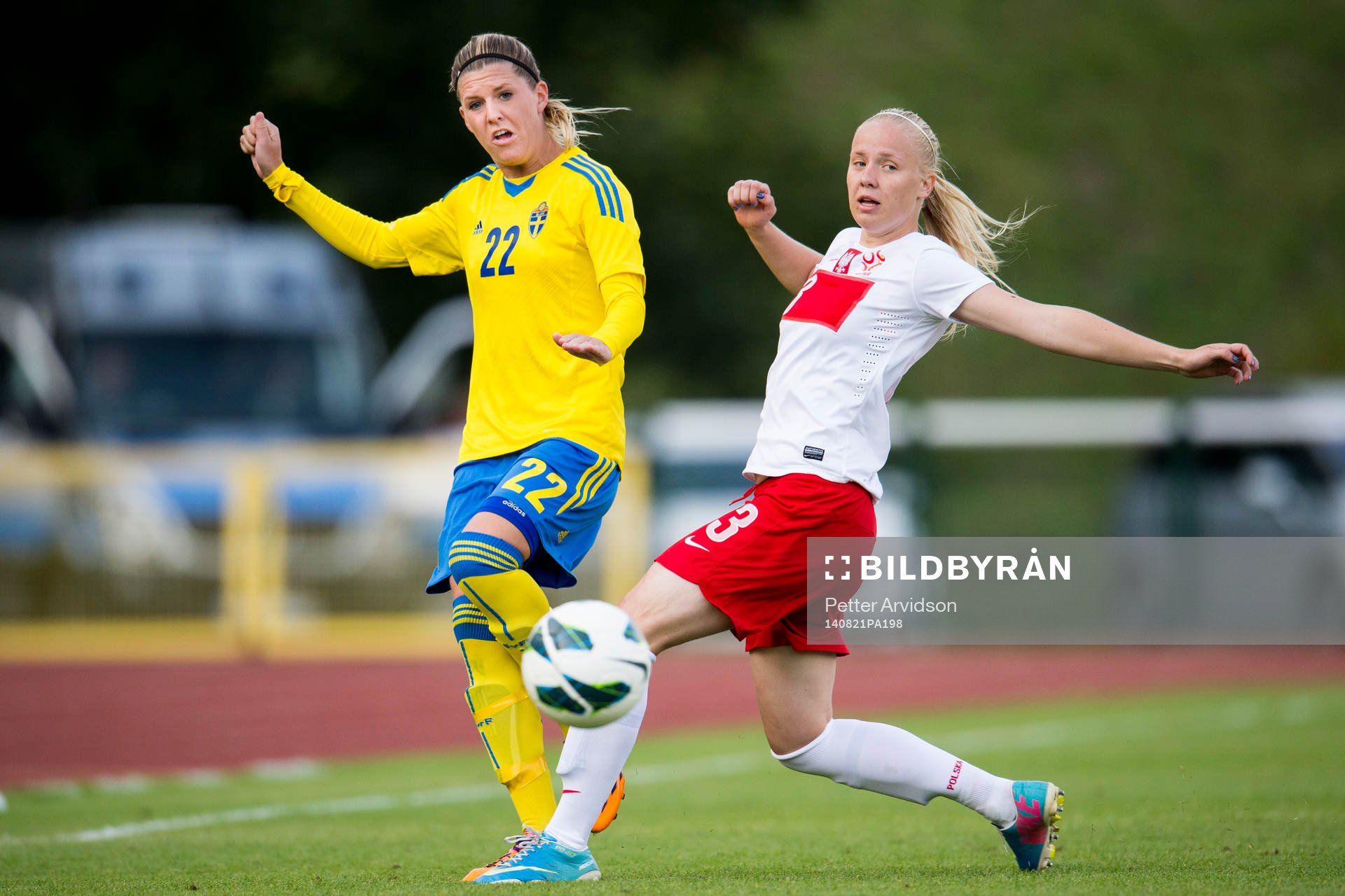 Sveriges Olivia Schough och Polens Paulina Dudek