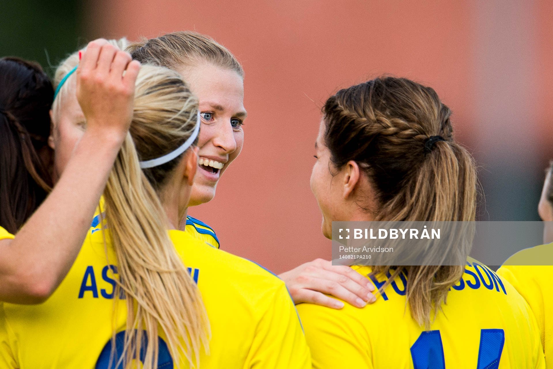Sveriges Emma Berglund när Sverige firar 0-4 genom Linda