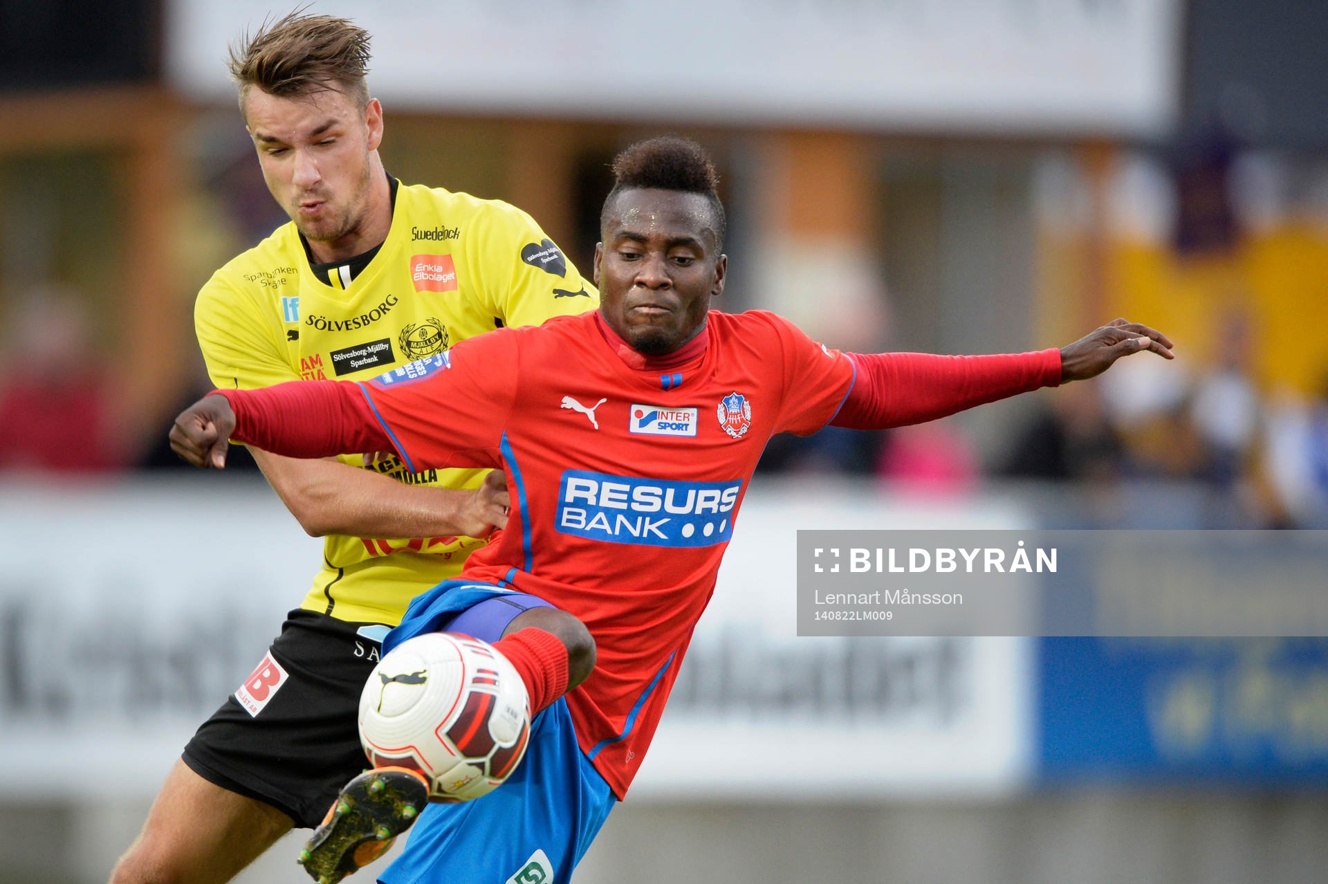 Mjällbys Jasmin Sudic och Helsingborgs David Accam