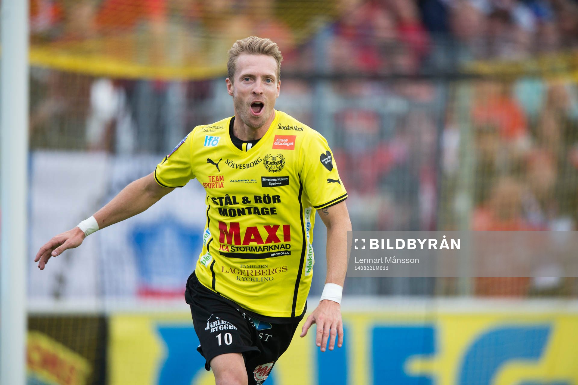 Mjällbys Christian Wilhelmsson har gjort 1-0 i matchen i