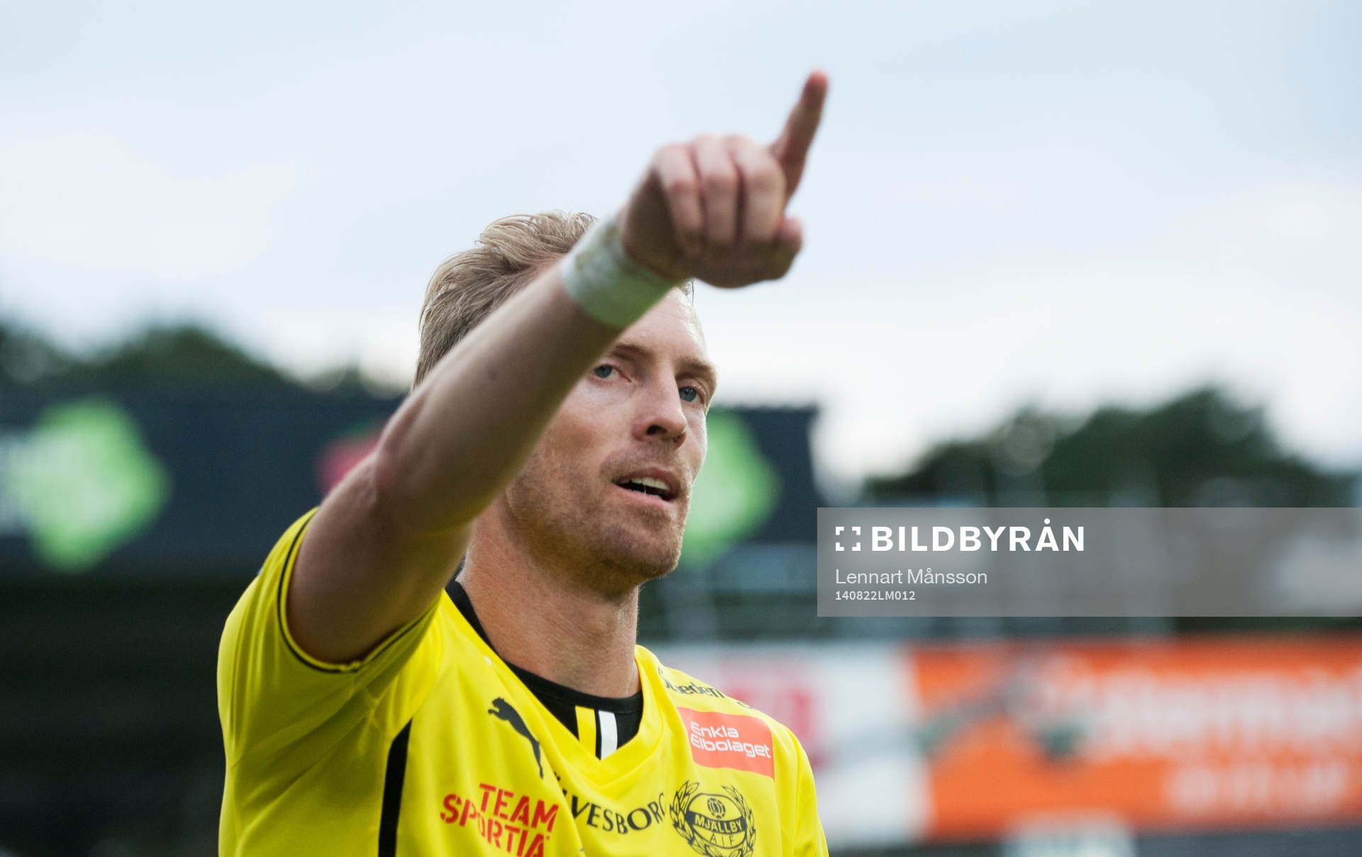 Mjällbys Christian Wilhelmsson har gjort 1-0 i matchen i