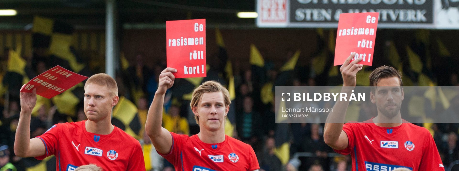 Spelarna manifesterade för Ge rasismen rött kort i