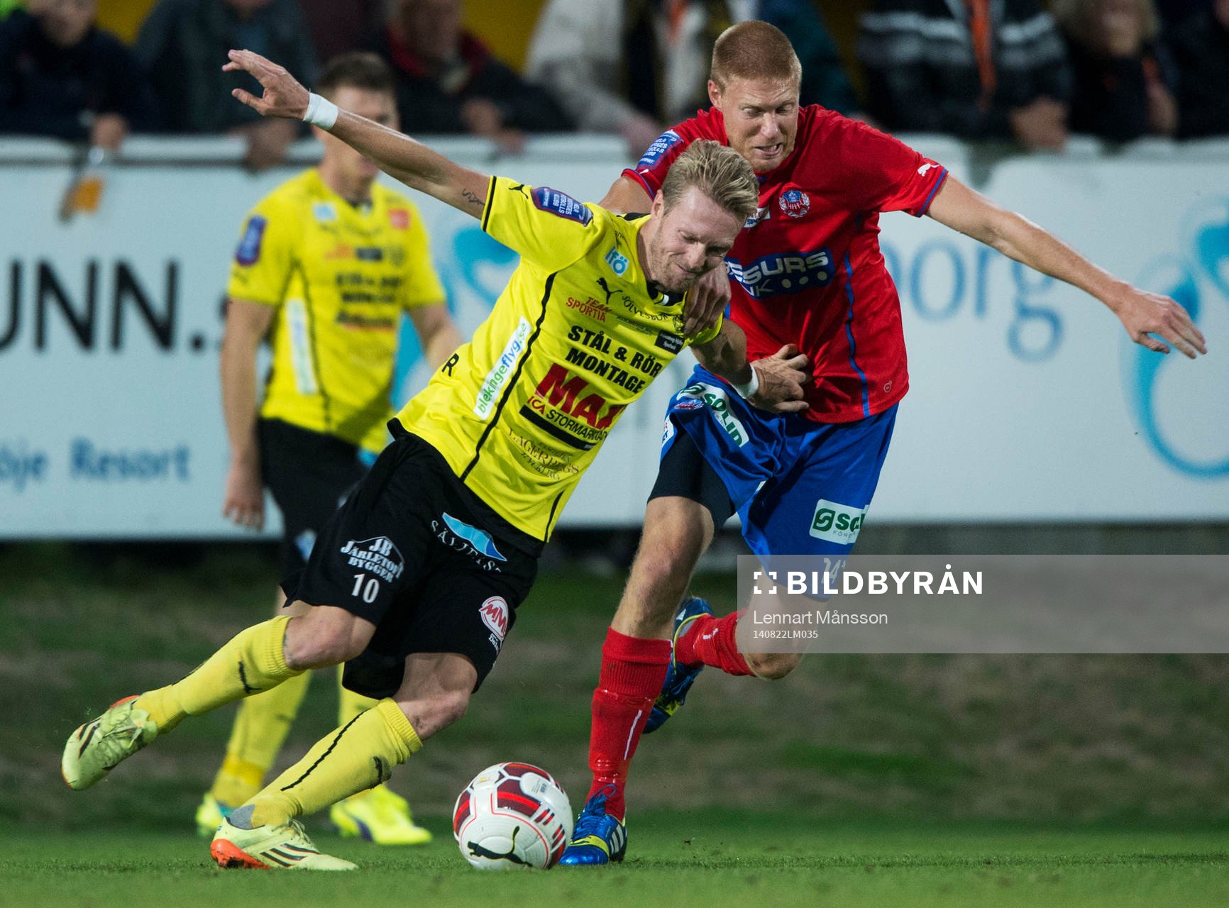 Helsingborgs Markus Holgersson och Mjällbys Christian