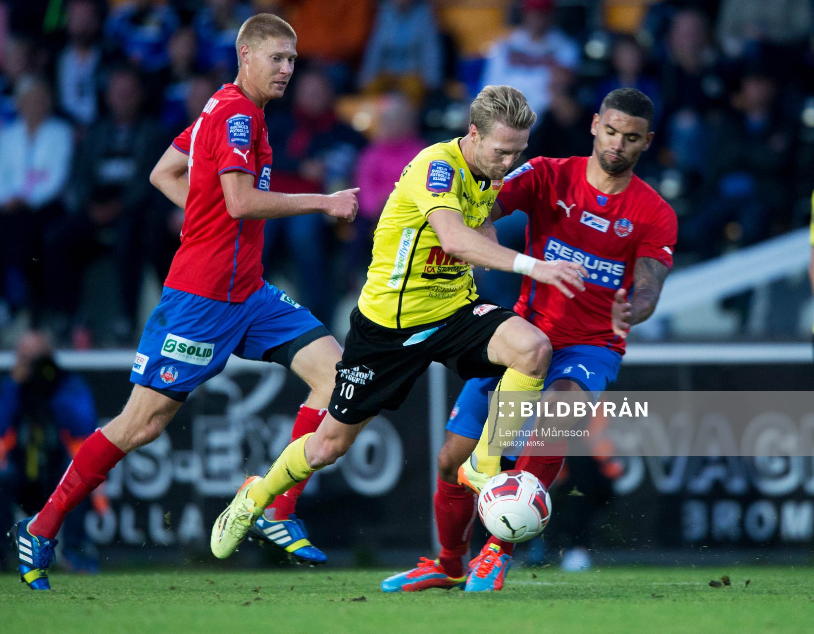 Mjällbys Chistian Wilhelmsson mot Helsingborgs Viktor