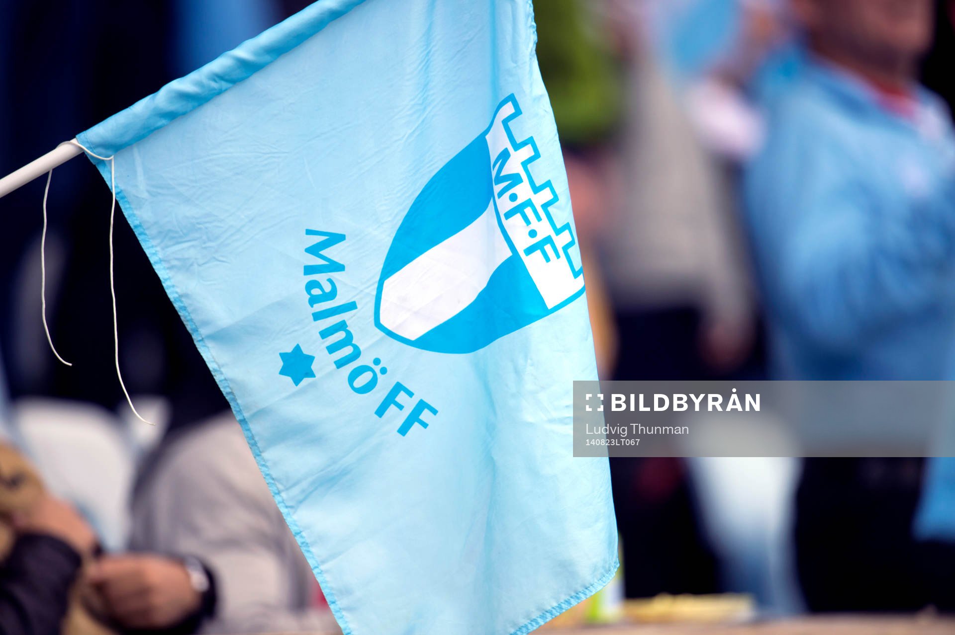 En Malmö FF flagga under matchen i Allsvenskan mellan Malmö FF och Norrköping den 23 augusti 2014 i Malmö. 