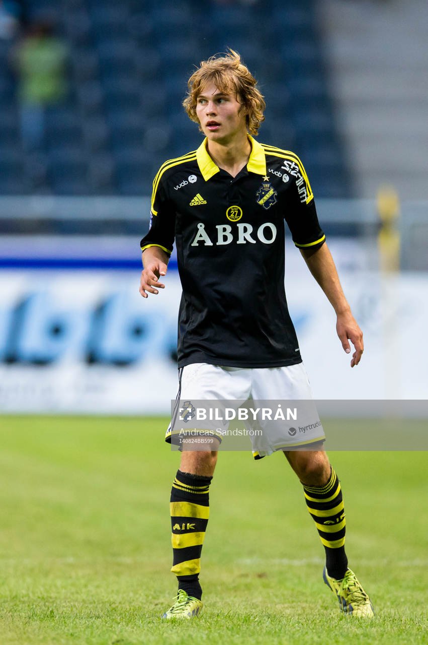 s Sam Lundholm