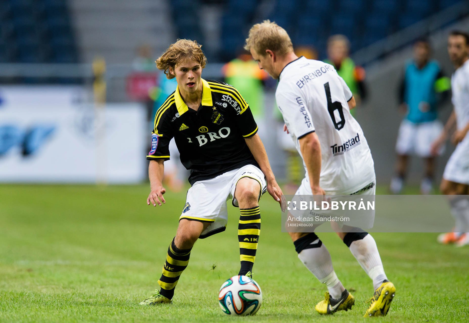 s Sam Lundholm