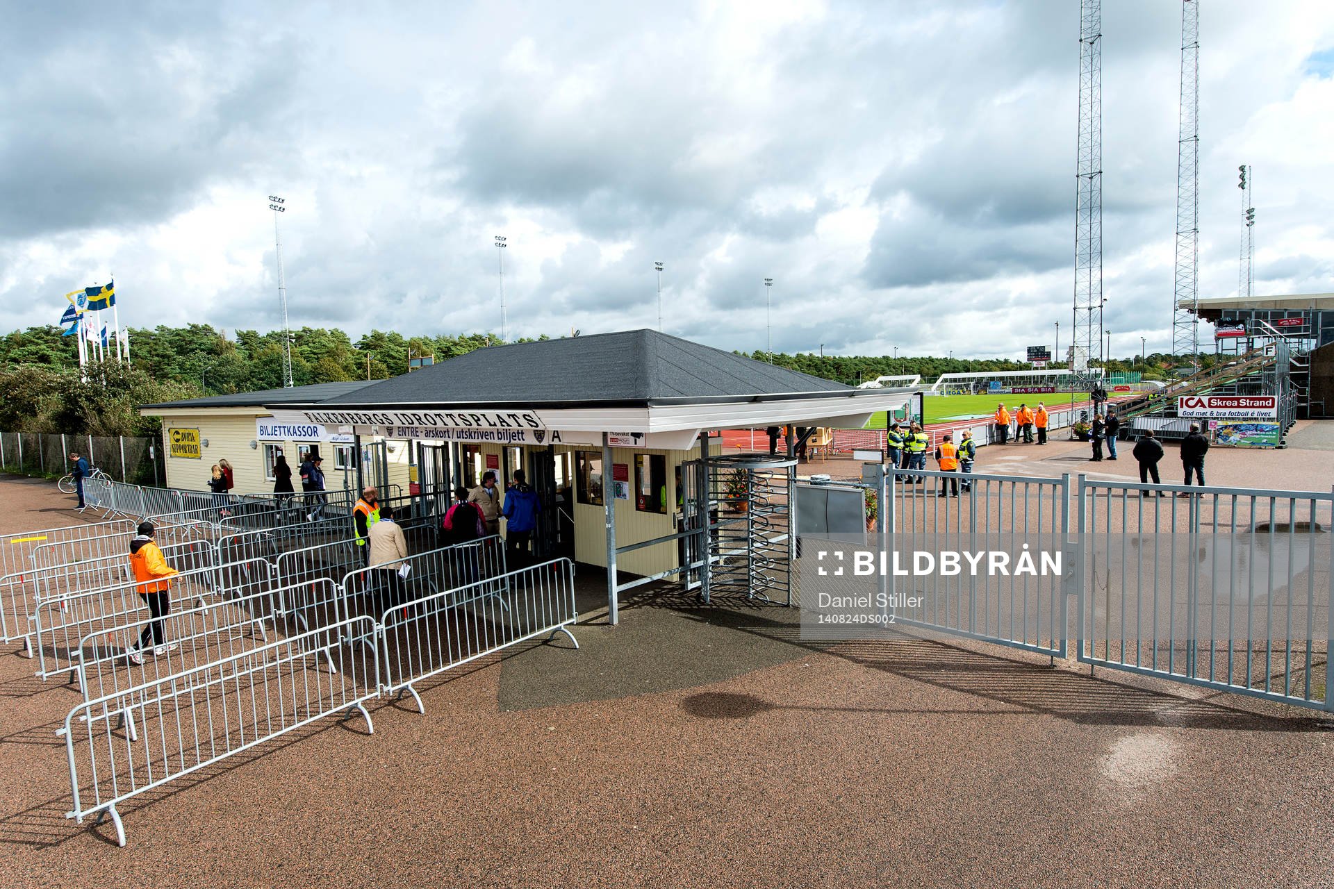 Vy över Falkenbergs Idrottsplats innan fotbollsmatchen i