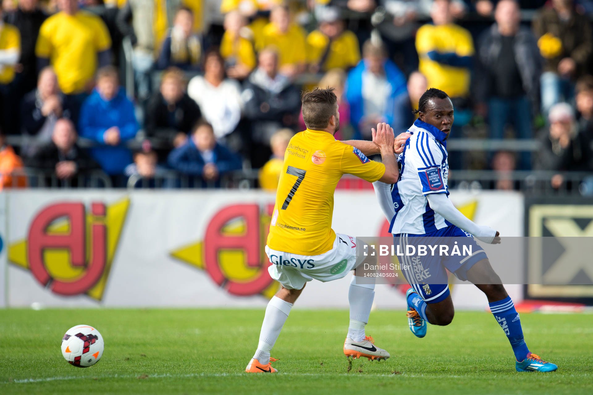 IFK Göteborgs May Mahlangu rundar Falkenbergs David