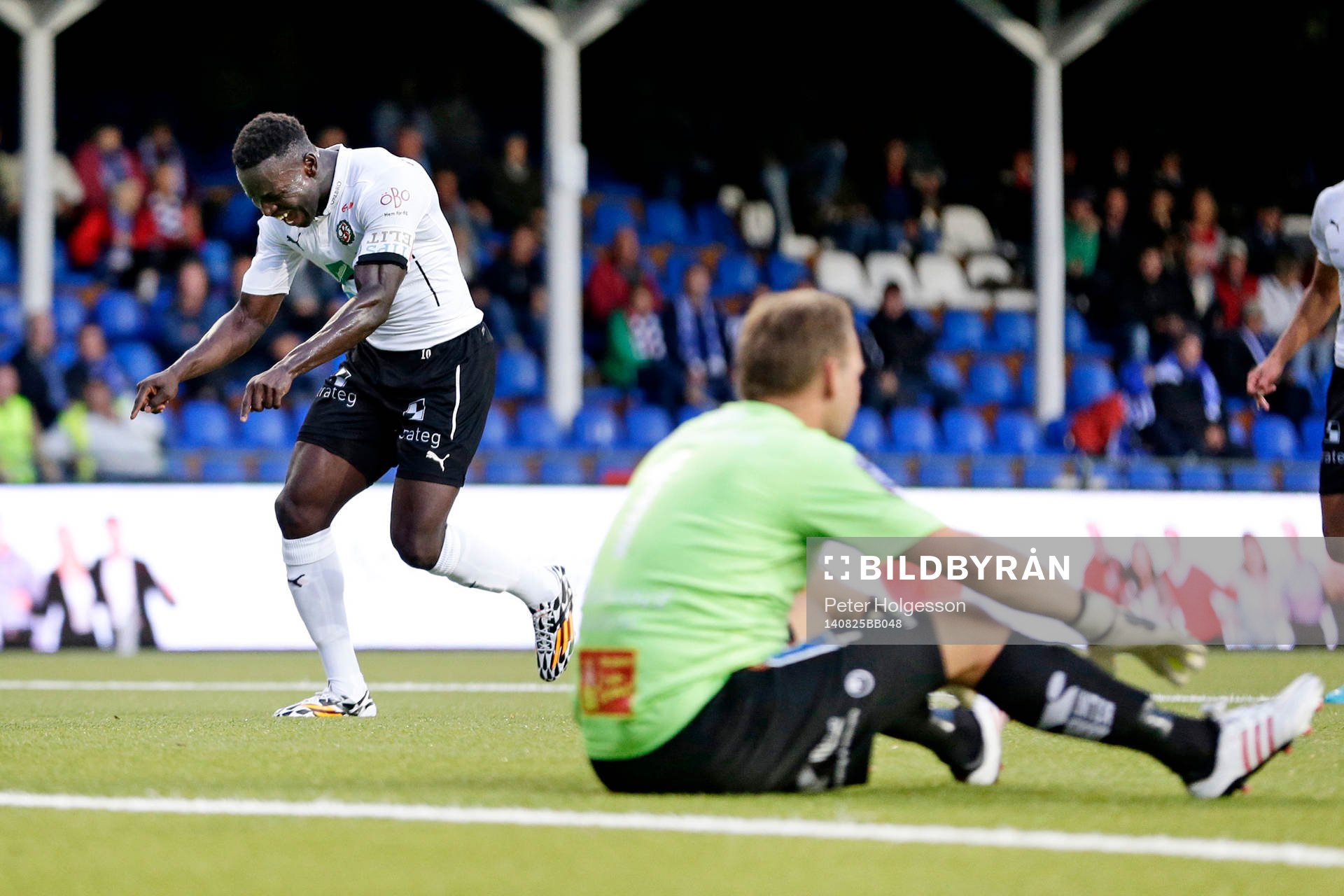 Örebros Alhassan Kamara jublar