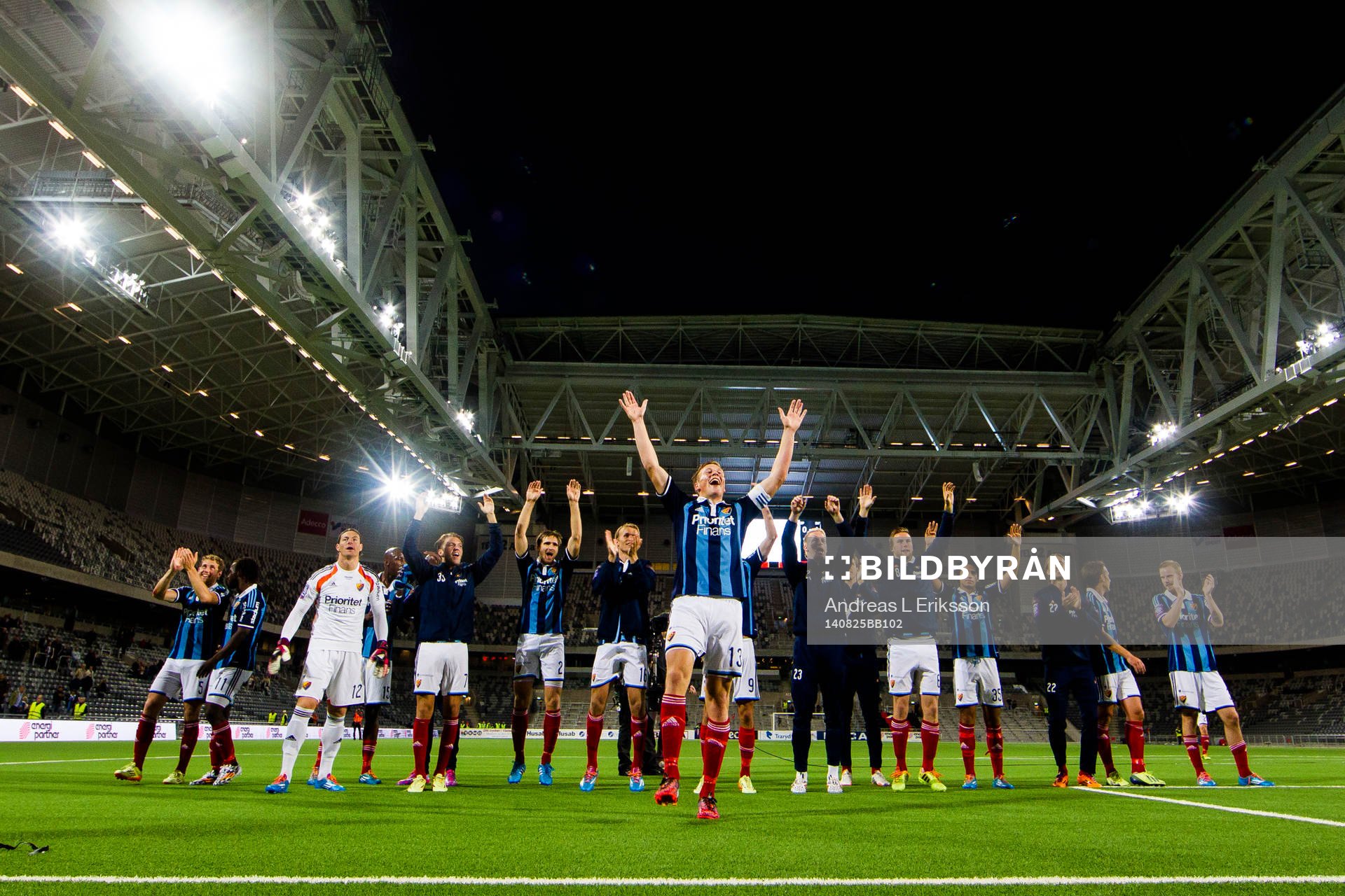 Djurgårdens spelare med lagkapten Emil Bergström i