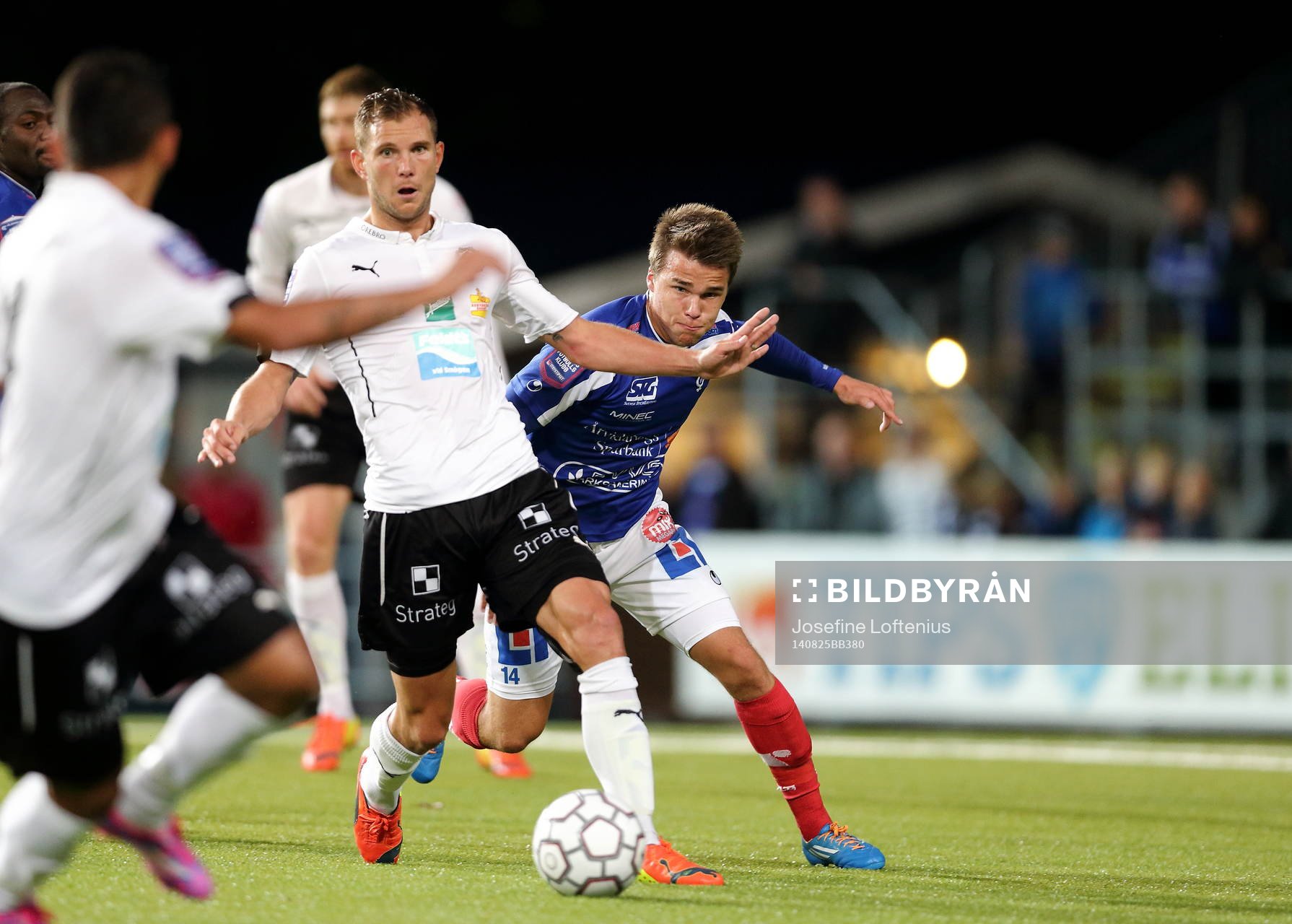 Robert Åhman Persson och Åtvidabergs Simon Skrabb