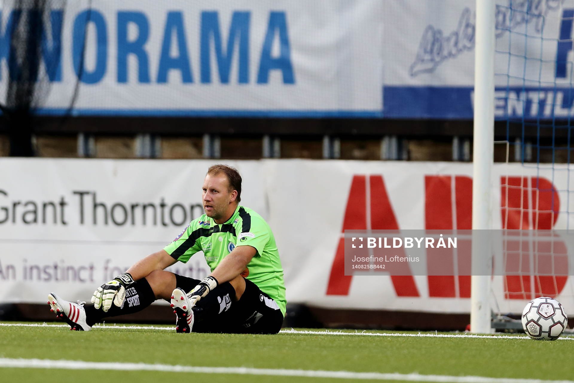 Åtvidabergs målvakt Henrik Gustavsson deppar